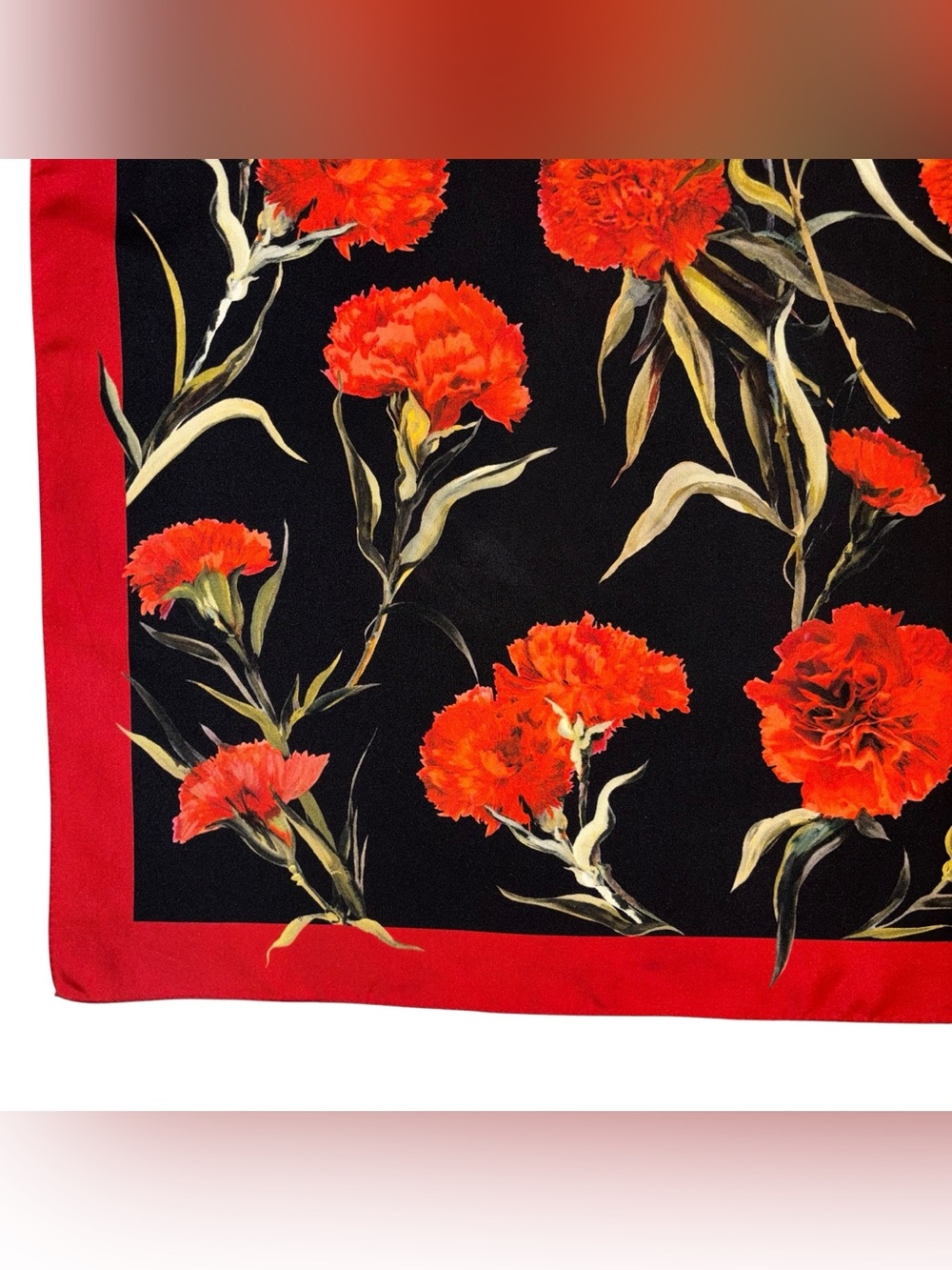 Dolce & Gabbana Red Carnation Fondo Nero Silk Scarf 70cm Square Made in Italy - Picture 6 of 10
